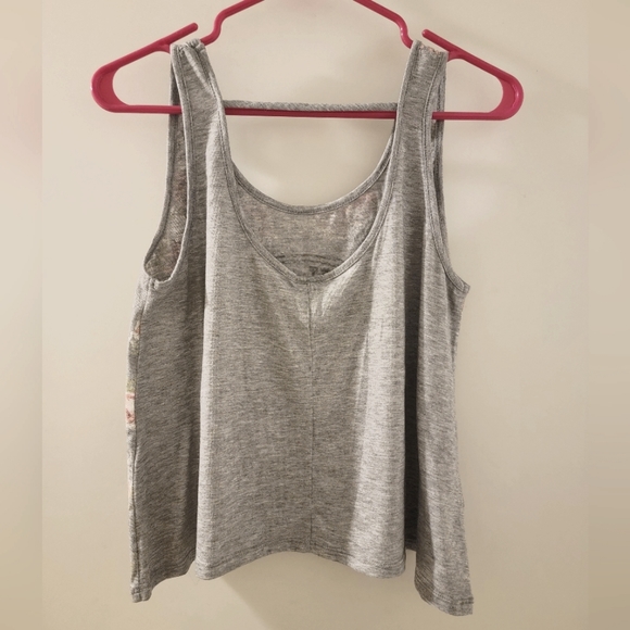 ✨️2/$20 EUC "Rock N Roll California" Crop Tank Top Medium - Picture 2 of 5